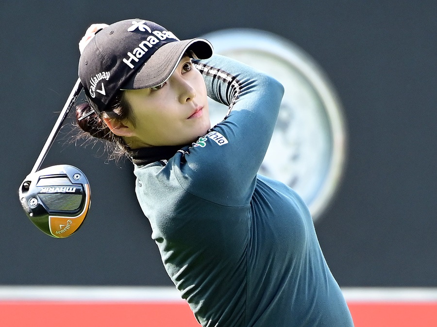韓国女子ゴルファー、レギンスから伸びる美脚でファン魅了！「モデル？」「光り輝いてる」と絶賛【PHOTO】