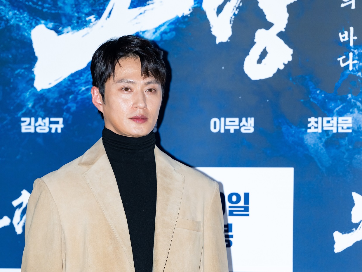 『パラサイト』俳優イ・ソンギュンさんの突然の悲報を受け…韓国俳優がインタビューを急遽取り消し