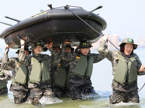 スター選手が過酷な海兵隊訓練へ…韓国スポーツ界トップの“前時代的発言”が現実に、国内で批判殺到