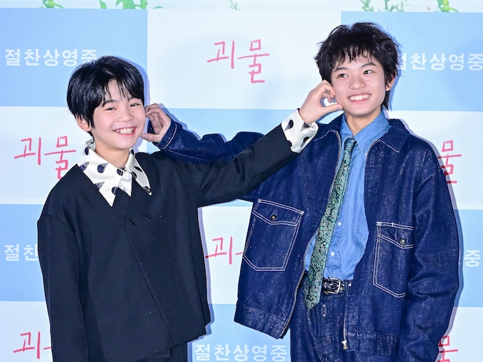 『怪物』2人の子役たちが訪韓！“ほっぺハート”で可愛さ爆発【PHOTO】