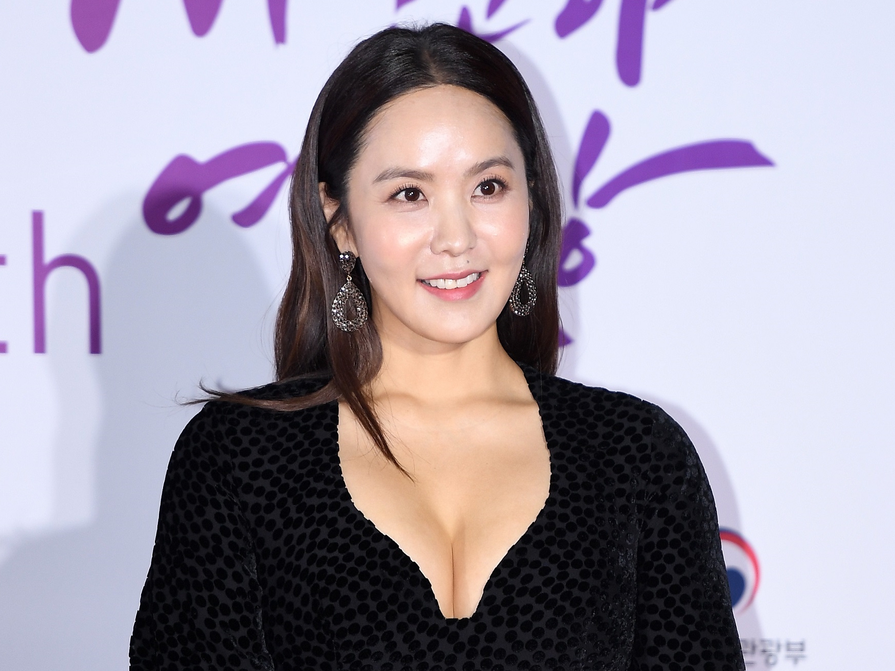 「離婚の原因は彼女の不倫」14年の結婚生活が終わりを迎えた韓国女性タレント、5人を告訴