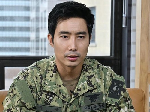 ウクライナには義勇軍として助けに行ったのに…元大尉の韓国軍人が自国で“ひき逃げ”事故も放置か