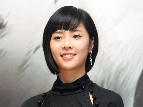 “離婚危機”乗り越え、第2子を授かった韓国女優「言葉では表現できない」ほどの圧巻美貌【PHOTO】