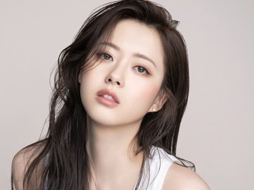 「世界で最も美しい顔100人」に選ばれた韓国女優、相反する魅力の新プロフ写真公開