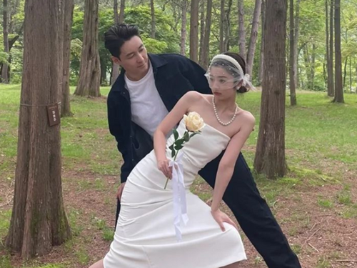 “18歳差”乗り越え結婚した韓国俳優（45）♡日本人女性、コミカルな結婚写真を公開！【PHOTO】