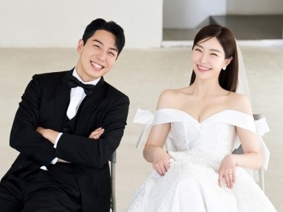 婚前妊娠？韓国女性歌手（38）と俳優（29）の“10歳差”カップル、結婚が3カ月前倒しの理由とは