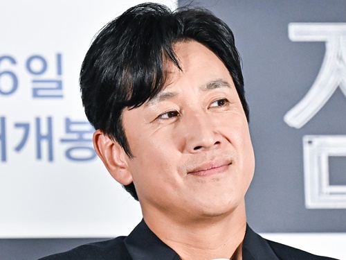“違法薬物”疑惑の『パラサイト』俳優イ・ソンギュン（48）が立件、容疑者に…警察は近く出頭通知