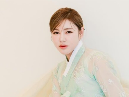 ステージ装置が作業員の頭に落下、重傷…韓国女性歌手が本日（12月30）開催の公演を延期へ