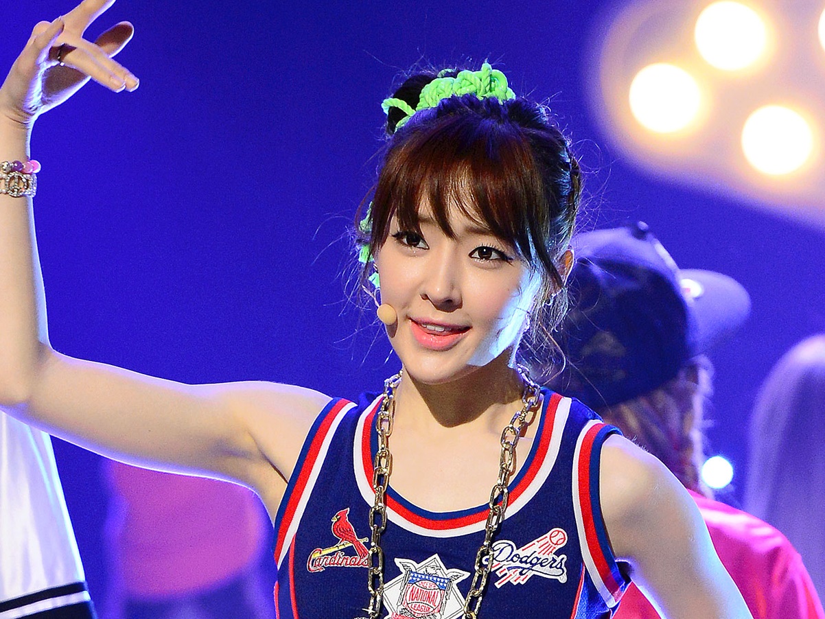 離婚・再婚を同時発表で話題の元K-POPアイドル、悪質コメントに苦言「刑事告訴して処罰」【全文】