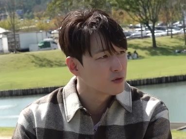  “18歳下”日本人妻が夫の韓国俳優（45）よりも有名に？ドラえもんマニアになった理由も明らかに