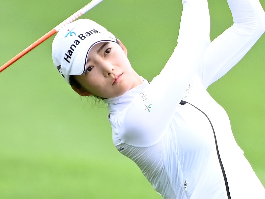 韓国の28歳女子ゴルファー、完璧スタイルあらわなタイトウェア姿に反響！「最高」「美しすぎる」【PHOTO】