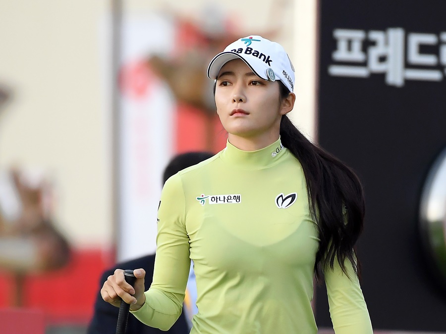 “大谷翔平愛”を熱烈アピール！韓国の28歳女子ゴルファー、ドジャースユニSHOT披露で注目【PHOTO】