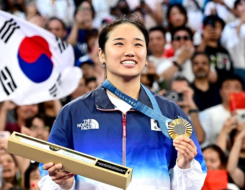 パリ五輪・バドミントン女子シングルスで金メダルに輝いたアン・セヨン