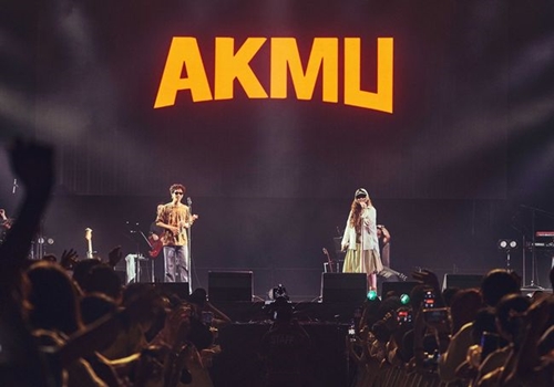 AKMU