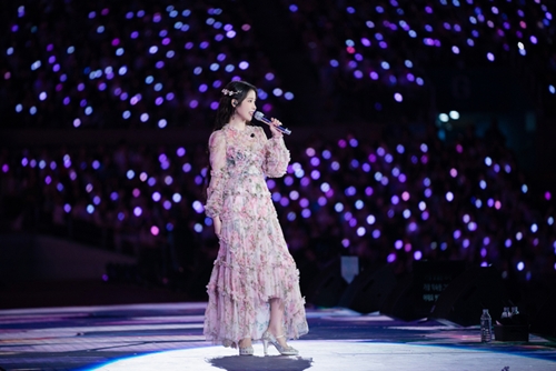 IU