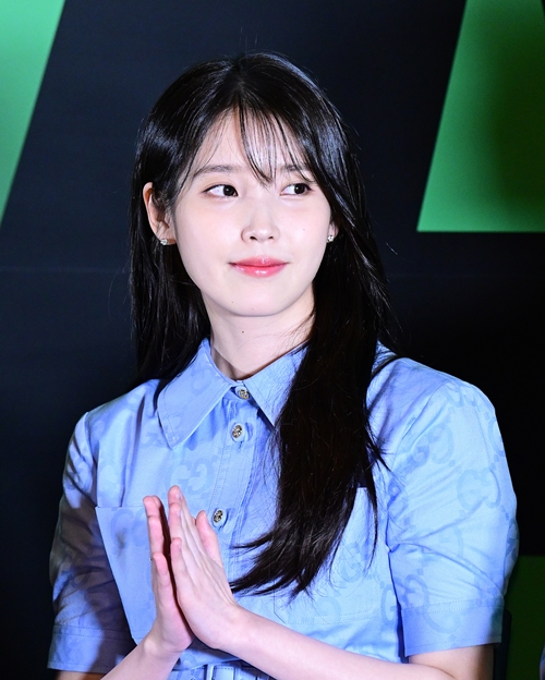 IU