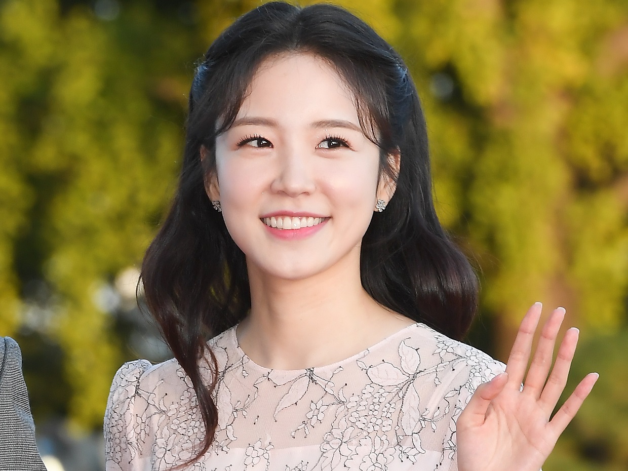 韓国女子アナウンサー 競争率1900倍を勝ち抜いた韓国女子アナウンサー、退社した“古巣SBS”のラジオ番組に出演「辞めた理由は…」｜スポーツソウル日本版