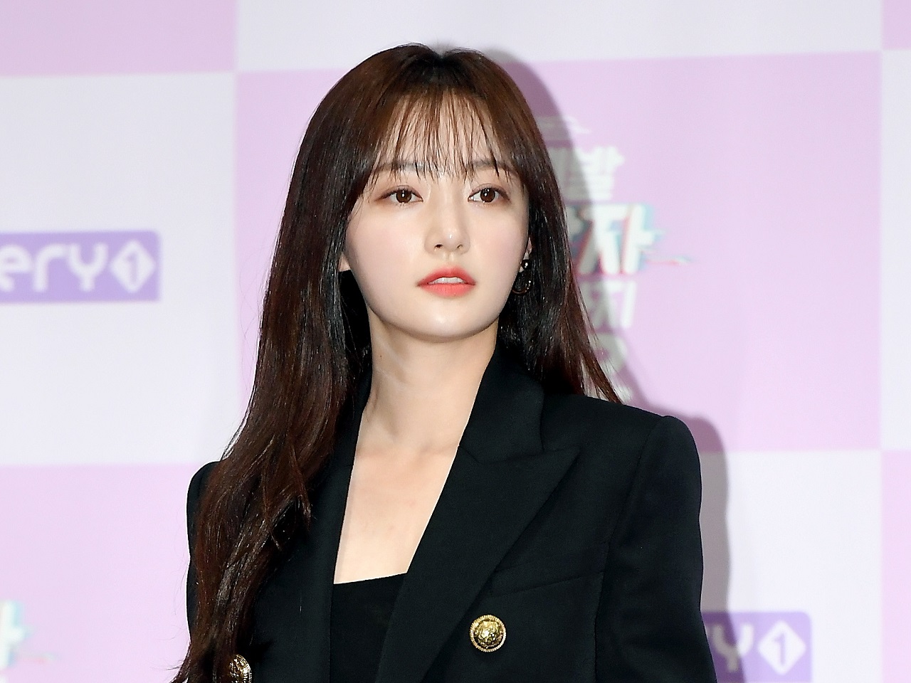 “90分間ビンタ事件”と「転校」した時期が合わない…『私の夫と結婚して』女優ソン・ハユンの疑惑に矛盾点