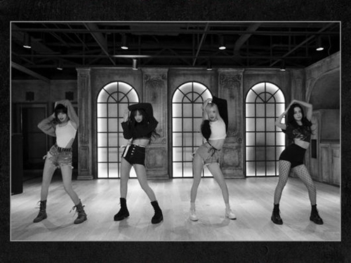 BLACKPINK、『Lovesick Girls』ダンス映像が再生回数3億回を突破！グループ7作品目の大台
