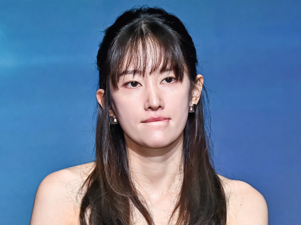 トイレのドアにキック…いじめ疑惑の女優チョン・ジョンソに新たな“暴露文”が登場「証拠を見せて」