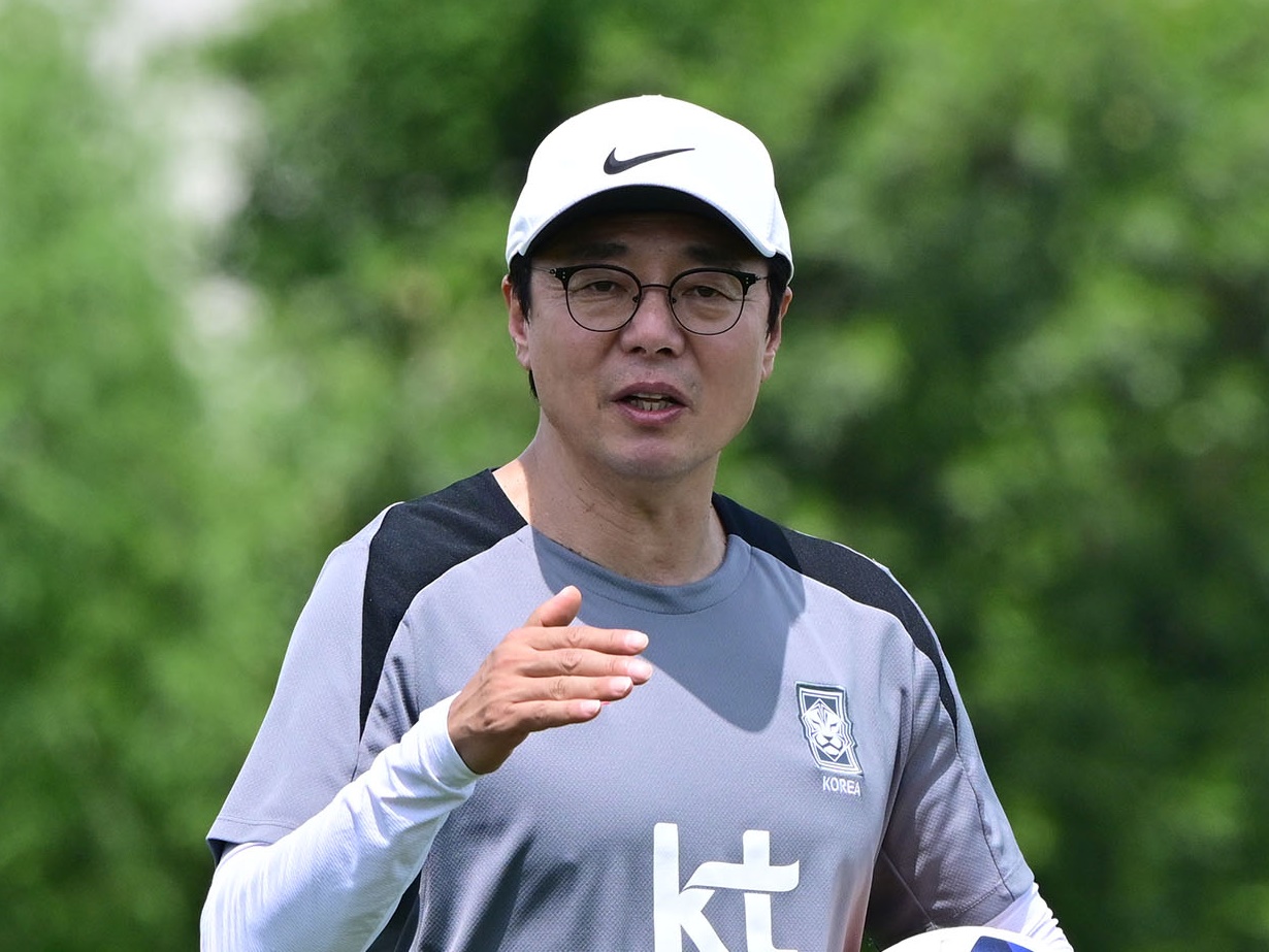 海外組“招集拒否”など「困難はあるが…」U-23韓国代表ファン・ソンホン監督が決意「最善尽くす」