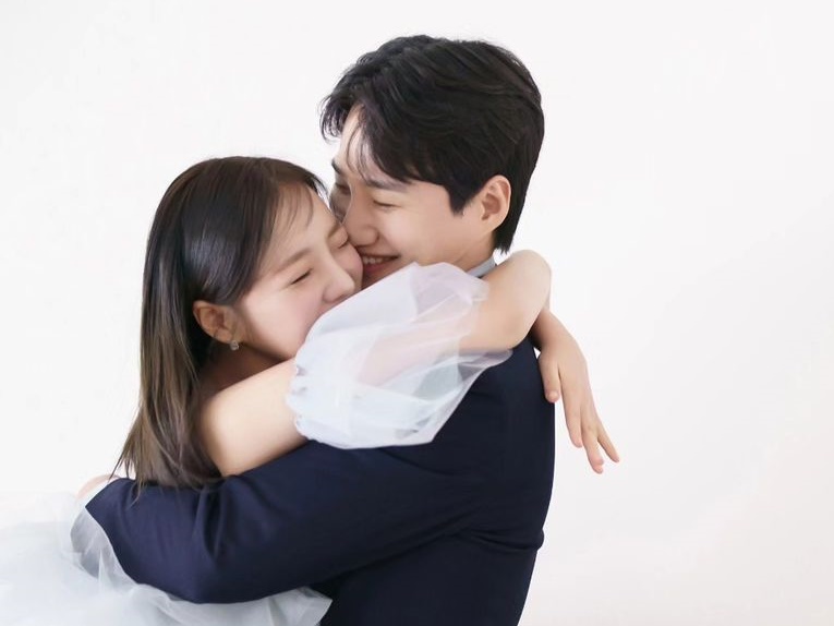 韓国の新婚芸能人夫婦、愛おしすぎるプロポーズ現場初公開 夫がサプライズ準備→妻が“逆サプライズ”