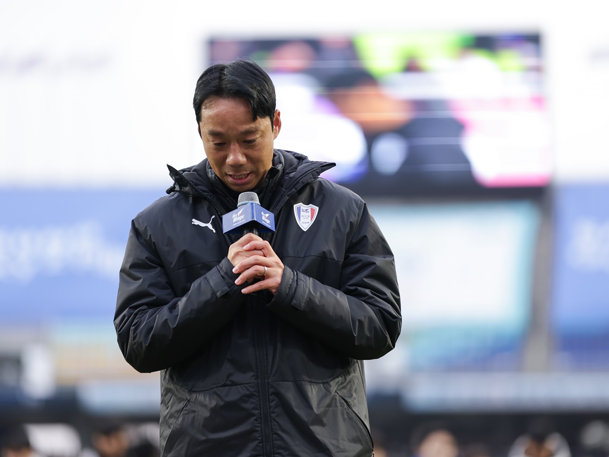 批判横断幕は当然、バス囲みは“流行”に 韓国Kリーグで激化するサポの抗議、追い詰められる監督たち