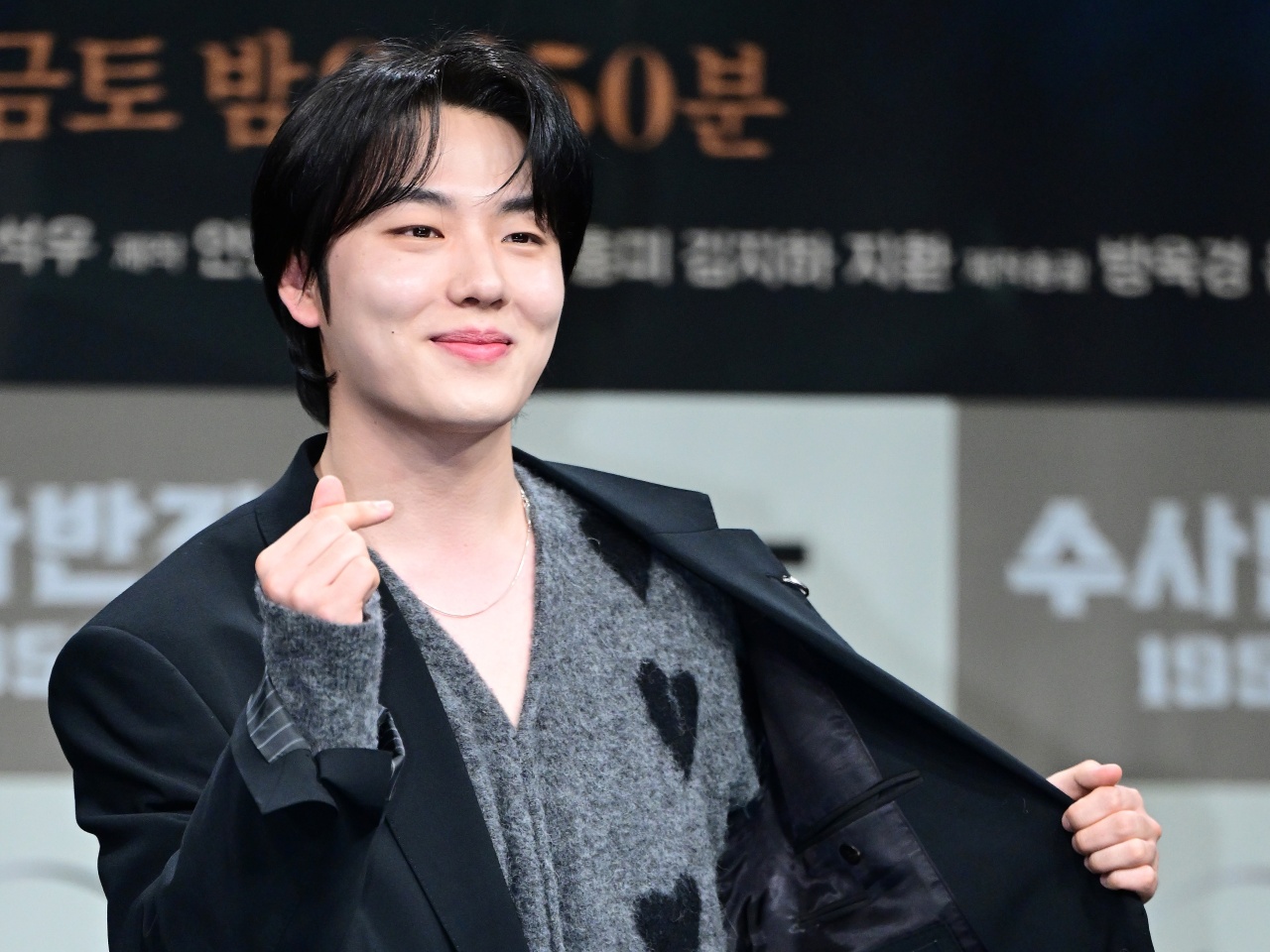 「BTS・JINに似てる」と話題の俳優ユン・ヒョンス、デビューから順調すぎる俳優人生【インタビュー】