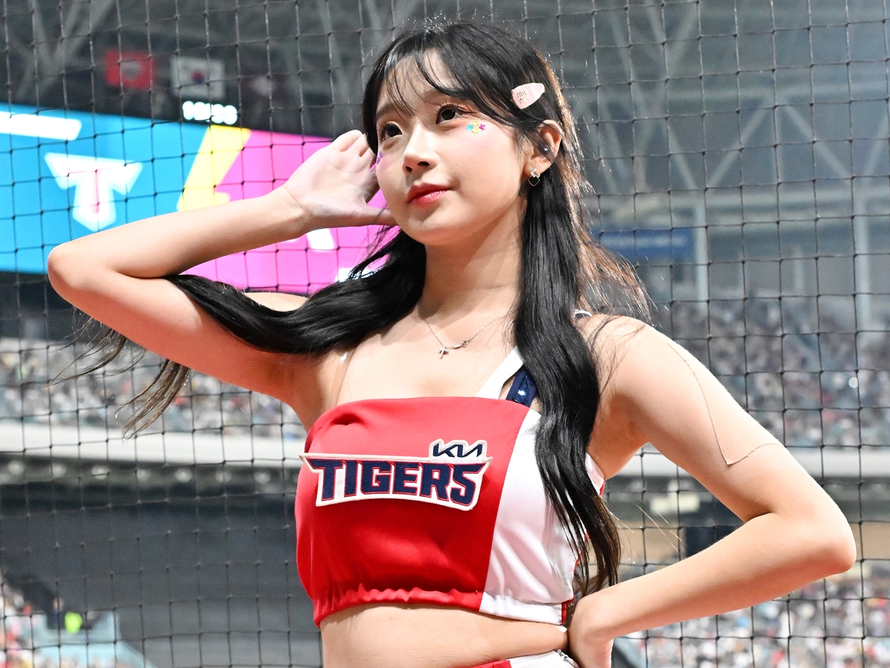 韓国プロ野球の20歳チアガールに世界が熱狂!? SNSで流行の“ピキピキダンス”に米紙も注目のワケ