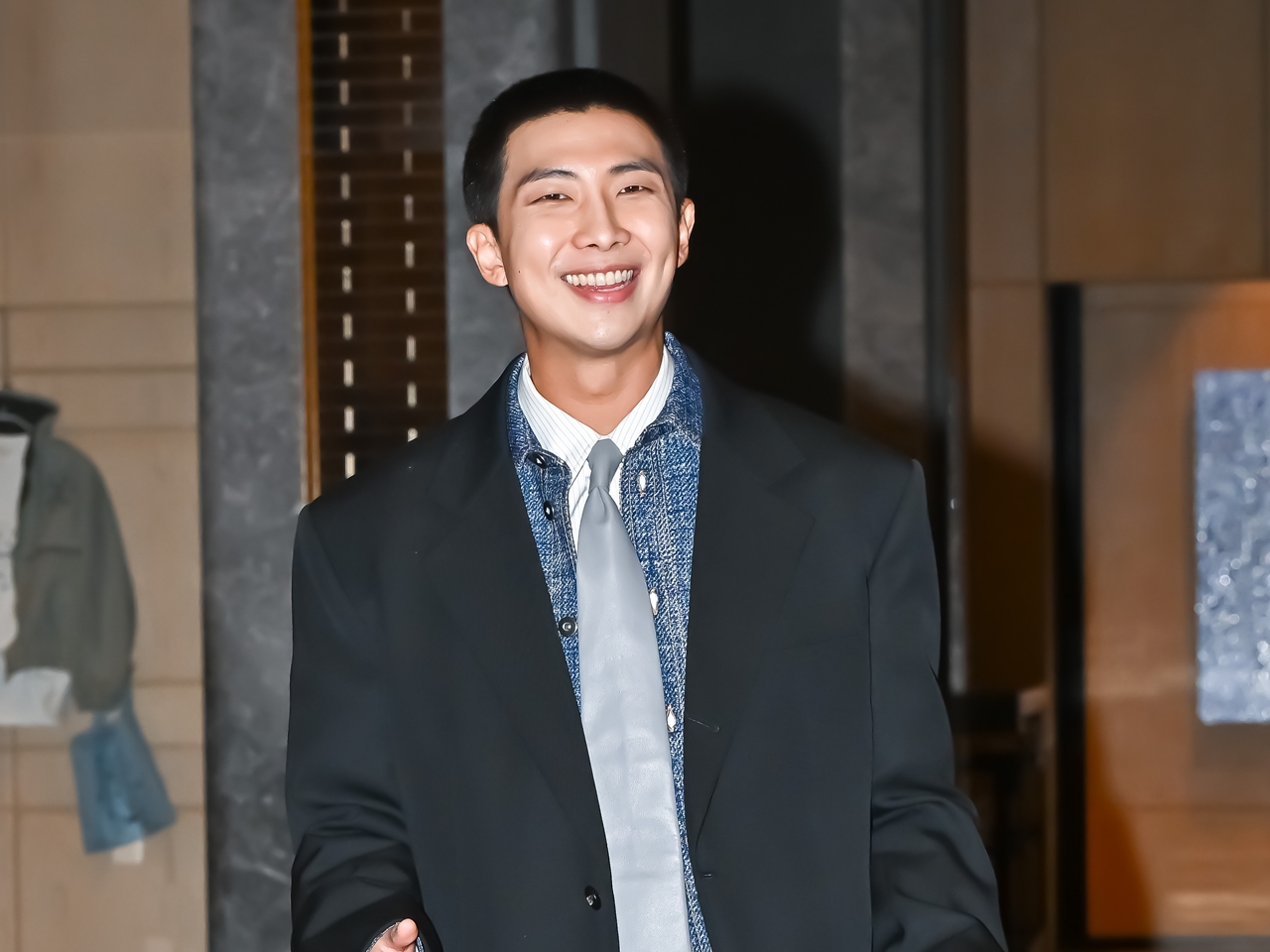 BTS・RM、誕生日に際し国家功労者や退役軍人のために1億ウォン寄付！ファンとともに善行重ねる