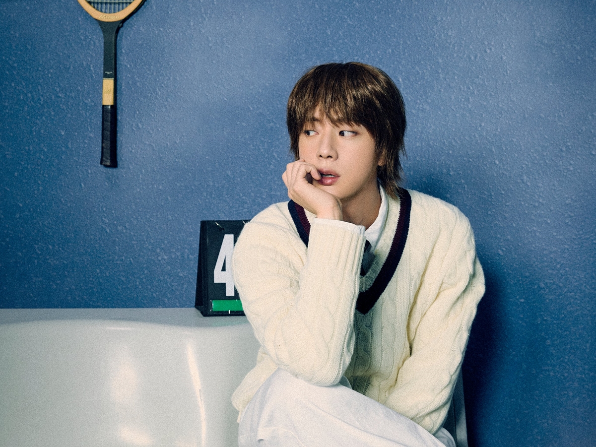 BTS・JIN、“テニスの王子様”のような姿に注目！ソロAL『HAPPY』のコンセプトフォト公開