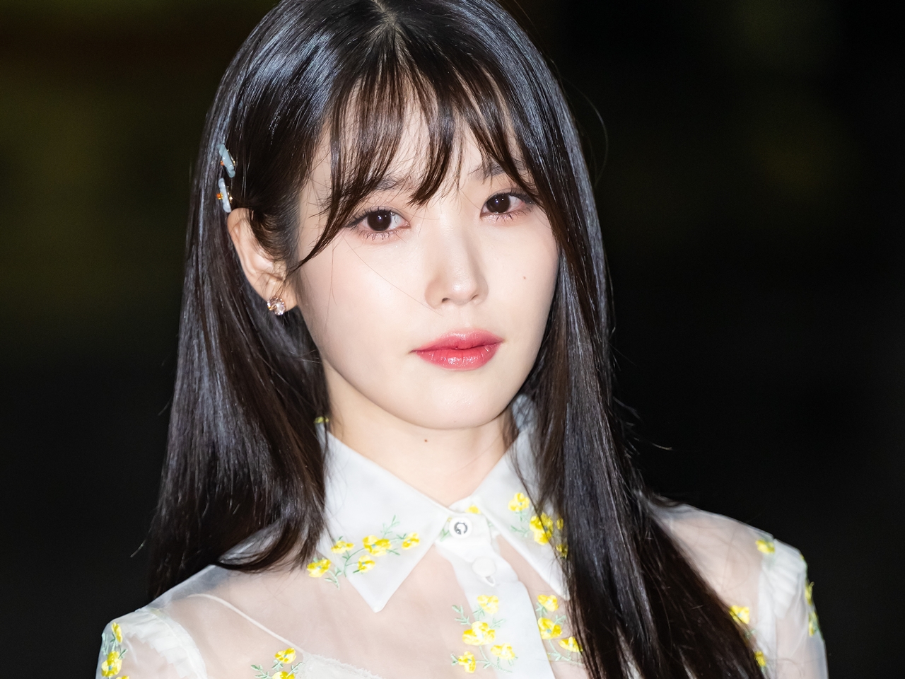 IU、中学の同級生から誹謗中傷被害か「現在も嫌がらせを続けている」…悪質ユーザー180人を告訴中と事務所発表