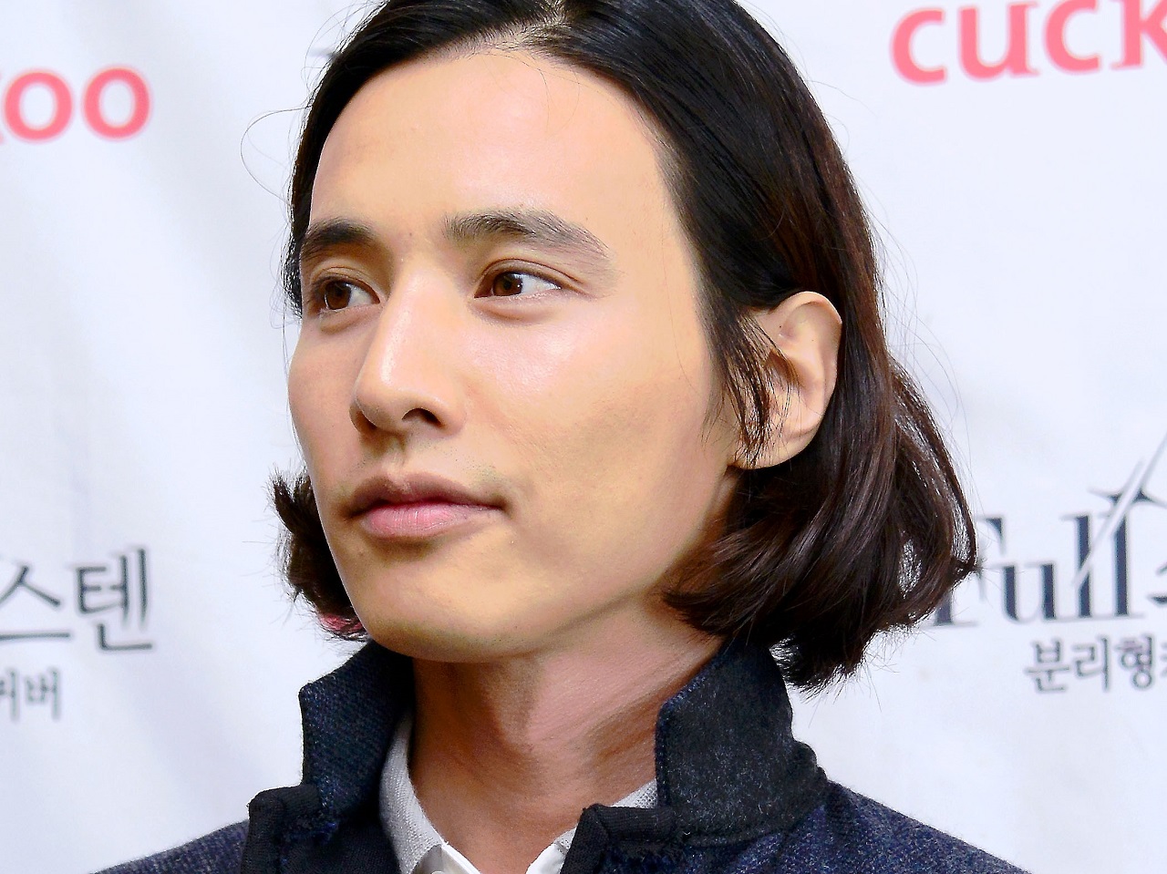 過去の美談が飛び出した“韓流四天王”ウォンビン（46）、女優妻との善行まで話題に…俳優業は14年もゼロ