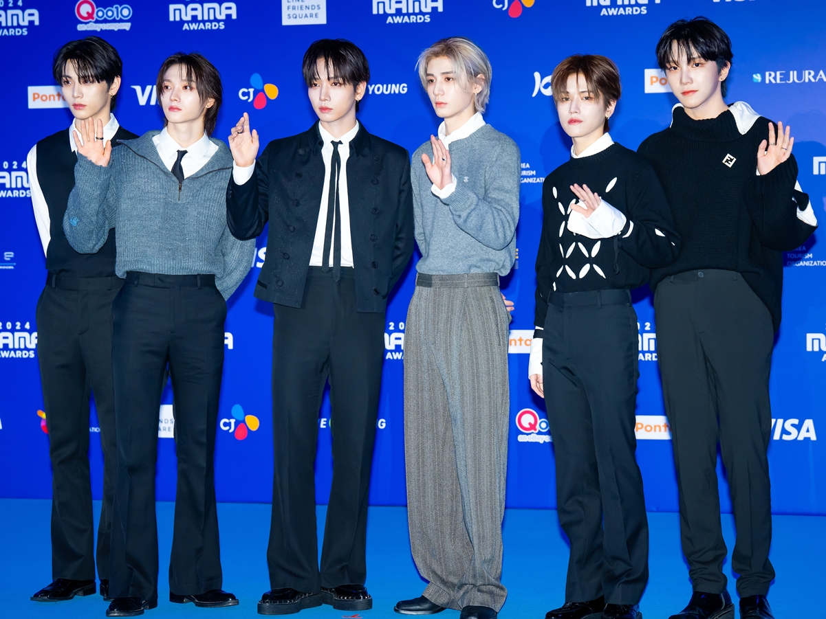 BTS（防弾少年団）、デビュー7周年記念“家族写真”公開へ「ピンク
