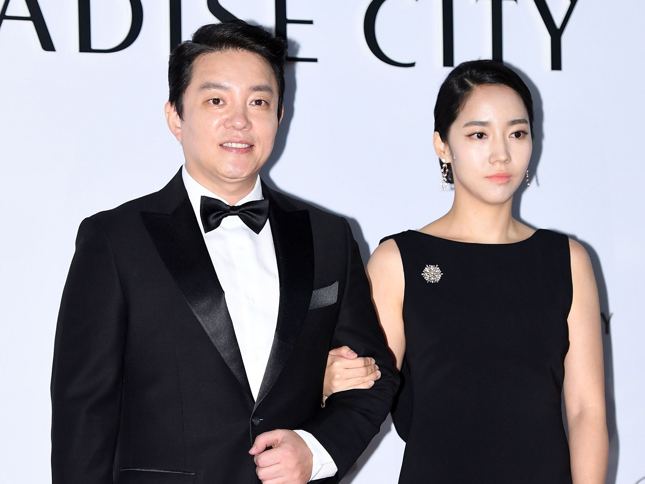 「靴下の中に隠した携帯電話、奇怪な二重生活」離婚訴訟中の韓国俳優の妻が暴露も…鵜呑みにできない？