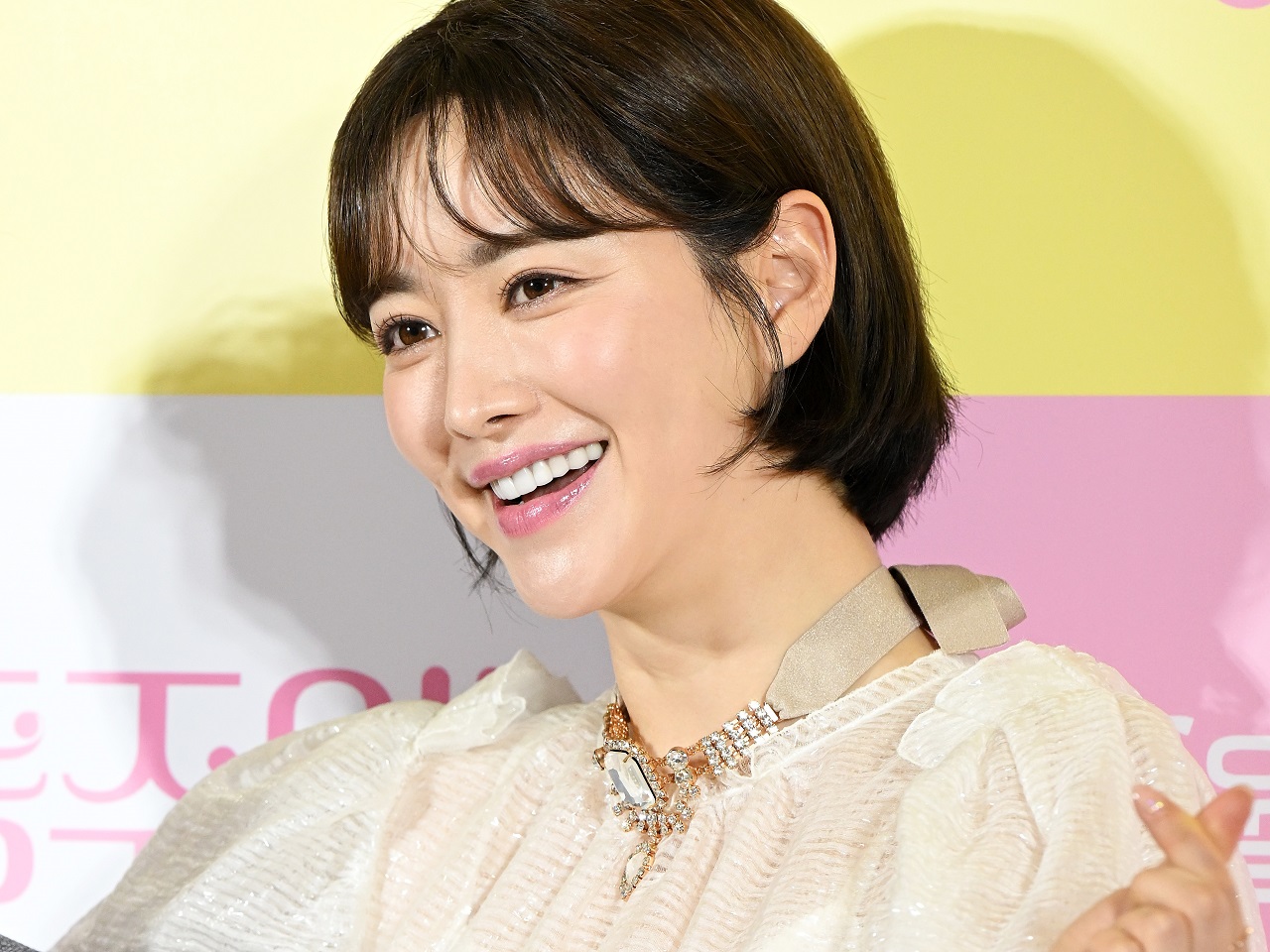 【写真】セルフ整形暴露の韓国女優、胸の谷間ギリギリの“完熟ボディライン”で魅了