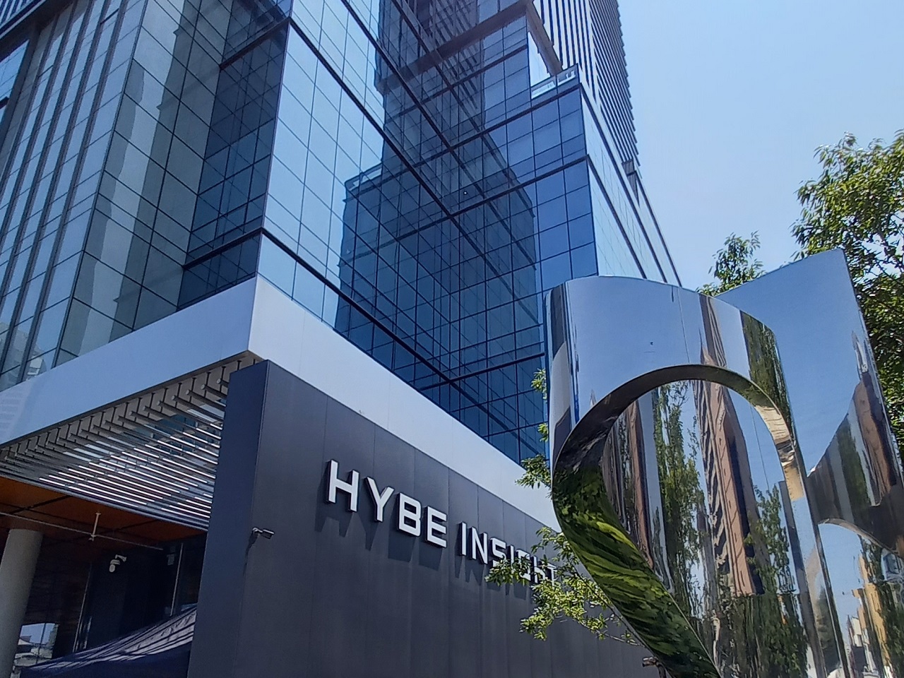 日本でも“トップ定着”が目標…BTSを抱える韓国最大の芸能事務所HYBE、新しい事業戦略「HYBE 2.0」とは