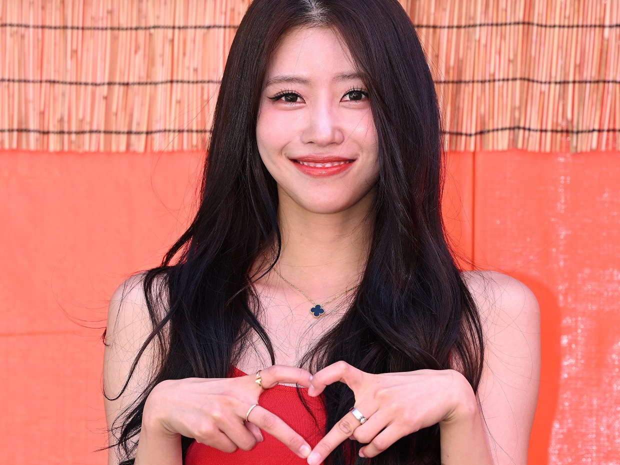 【写真】「現代のシンデレラ」LOVELYZ出身のイ・ミジュ、“か弱い”肩のラインが芸術的で注目