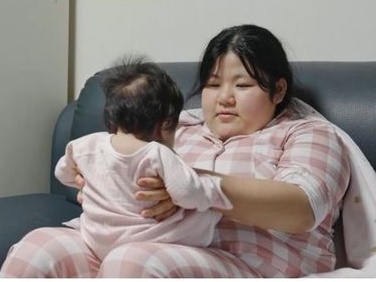 中3で出産した女性が韓国TV番組で“事情”を打ち明けた理由とは？母は17歳で初産のフィリピン女性