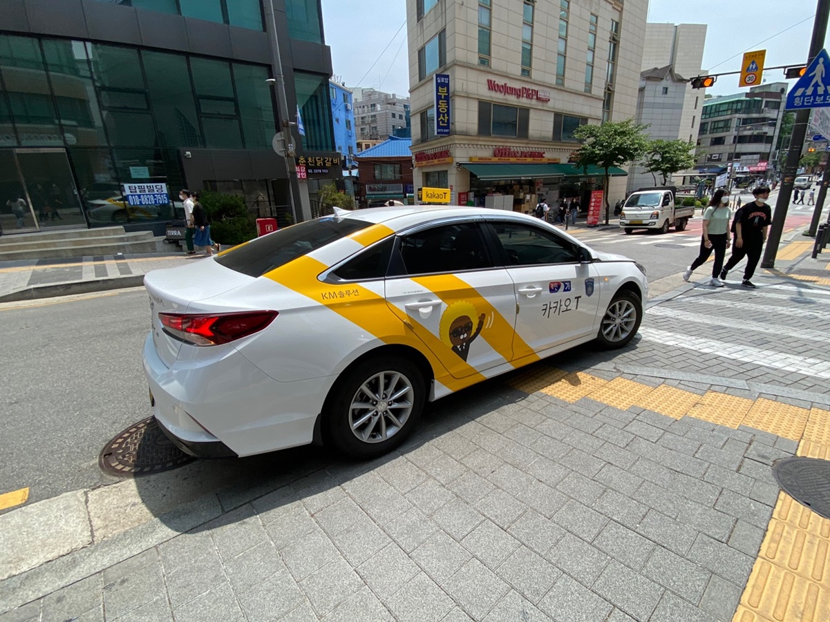 韓国で起きた“13人死傷”の交通事故、68歳ドライバーは「車が急発進」主張も目撃者は否定