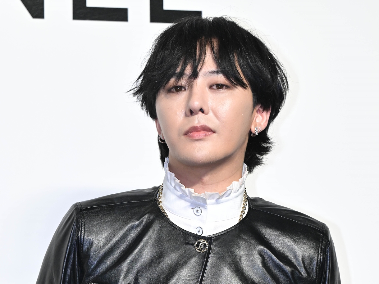 新曲の一部をネタバレも…G-DRAGON、12年ぶりに出演のラジオ番組で巧みな話術を披露！