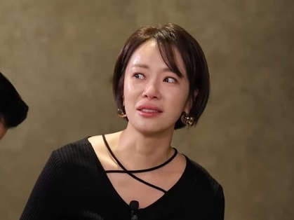“夫の婚外子”まで提起、2度目の離婚危機渦中の韓国女優が騒動に言及して涙…「2020年に心が終わった」