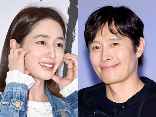 イ・ミンジョン(左)、イ・ビョンホン