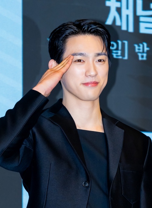 パク・ジニョン