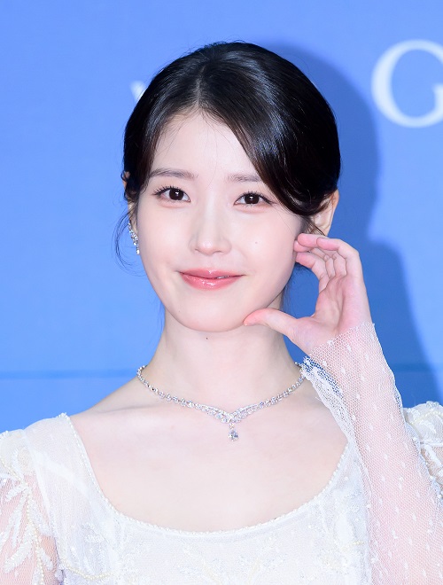 IU