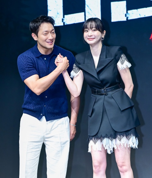 ソン・ソック（左）、キム・ダミ