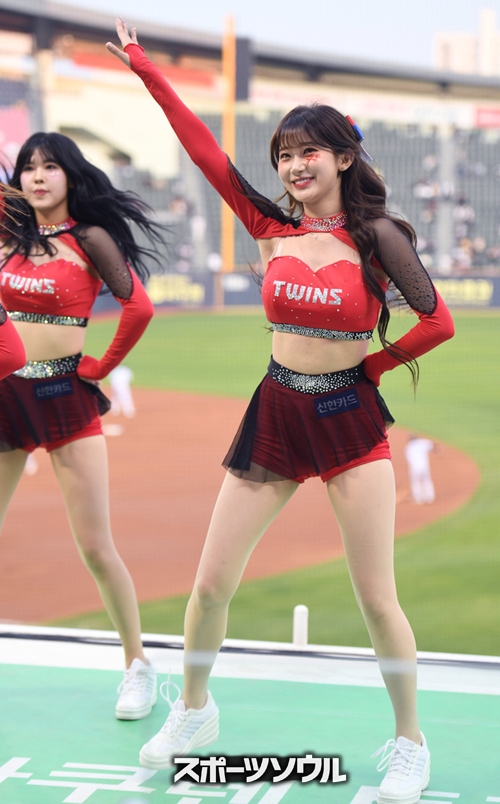 イ・ジュウン