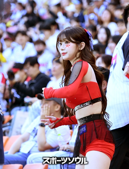 イ・ジュウン