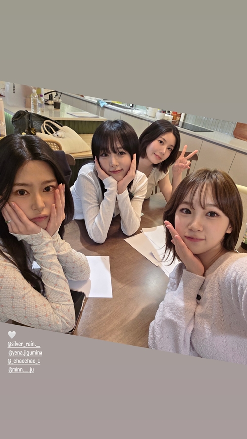 キム・ミンジュ、チェ・イェナ、クォン・ウンビ、チェウォン