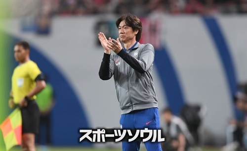 ホン・ミョンボ監督